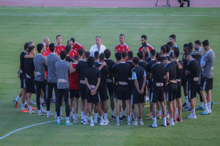 اجتماع الخطيب مع لاعبي الأهلي